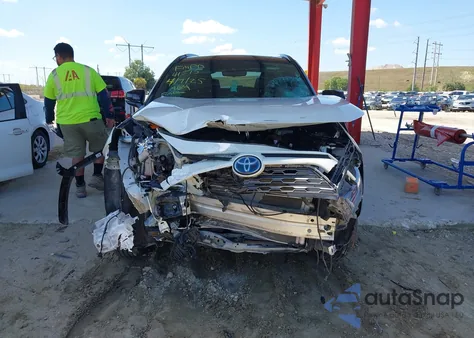 2021 Toyota Rav4 Hybrid Xse z USA, uszkodzony, nr VIN 2T3E6RFV9MW019837